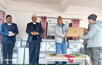 अपिहिमाल गाउँपालिकाद्वारा सामुदायिक विद्यालयलाई ल्यापटप वितरण