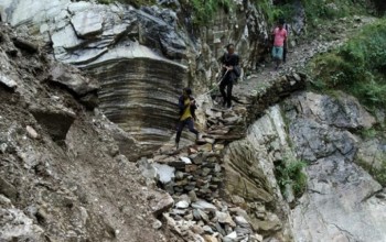 भारतले सडक बनाउँदा नेपालमा क्षति 