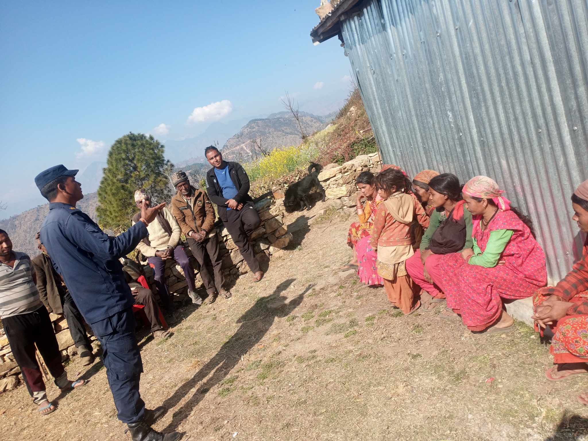 लागु औषध नियन्त्रणका लागि बैतडी प्रहरीको गाउँ टोलमा जनचेतनामुलक कार्यक्रम