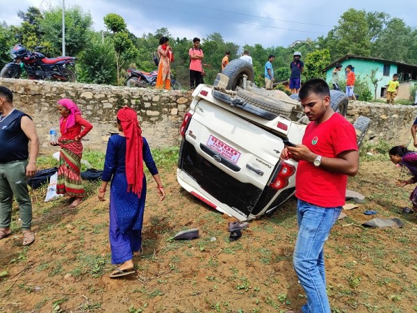 कर्णाली प्रदेश मामिला समितिका सभापति खड्का चढेको जिप दुर्घटना हुँदा नौ जना घाइते