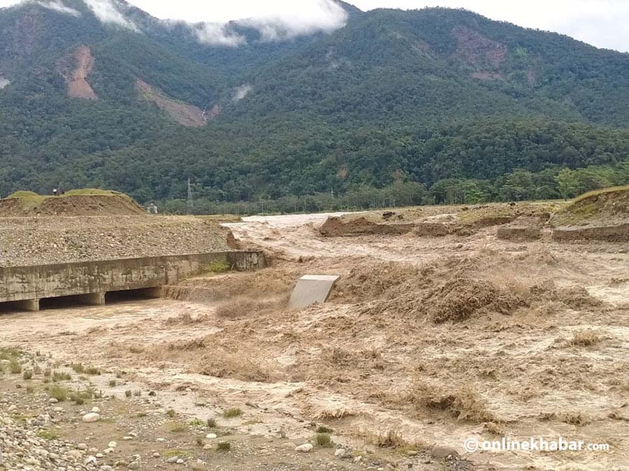 बाढी–पहिरोमा परेर डोटीमा ९ जनाको ज्यान गयो