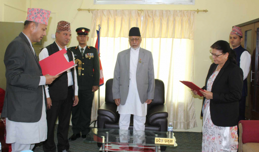 सुदूरपश्चिमका मुख्य न्यायाधिवक्ता शाहीद्वारा शपथ ग्रहण 