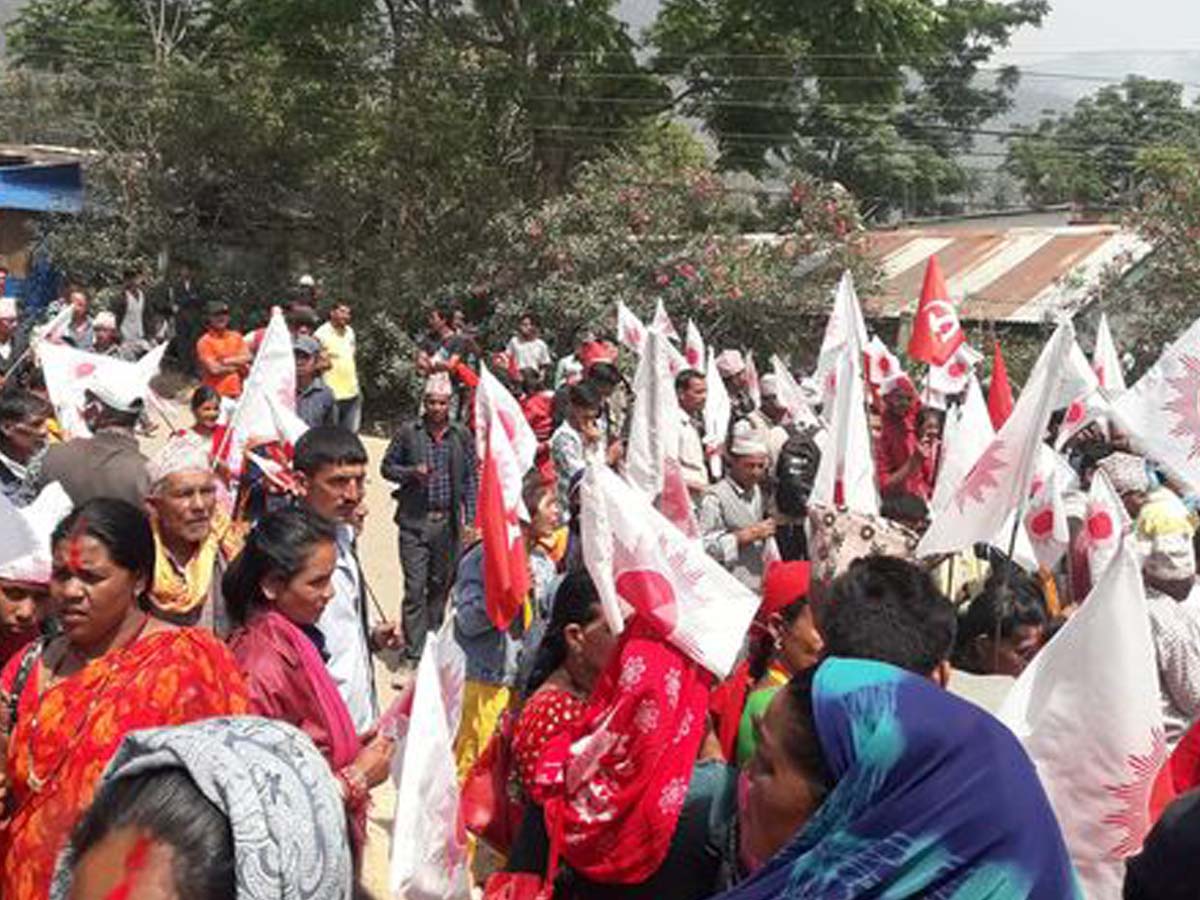 बैतडीका १० ओटै पालिकामा एमालेका उम्मेदवारले मनोनयन दर्ता गरे 