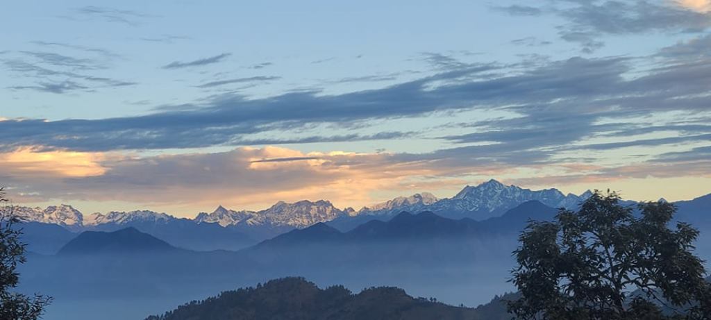 रेडियो निङ्गलाशैनीबाट देखिएको प्रकृतिको सुन्दरता