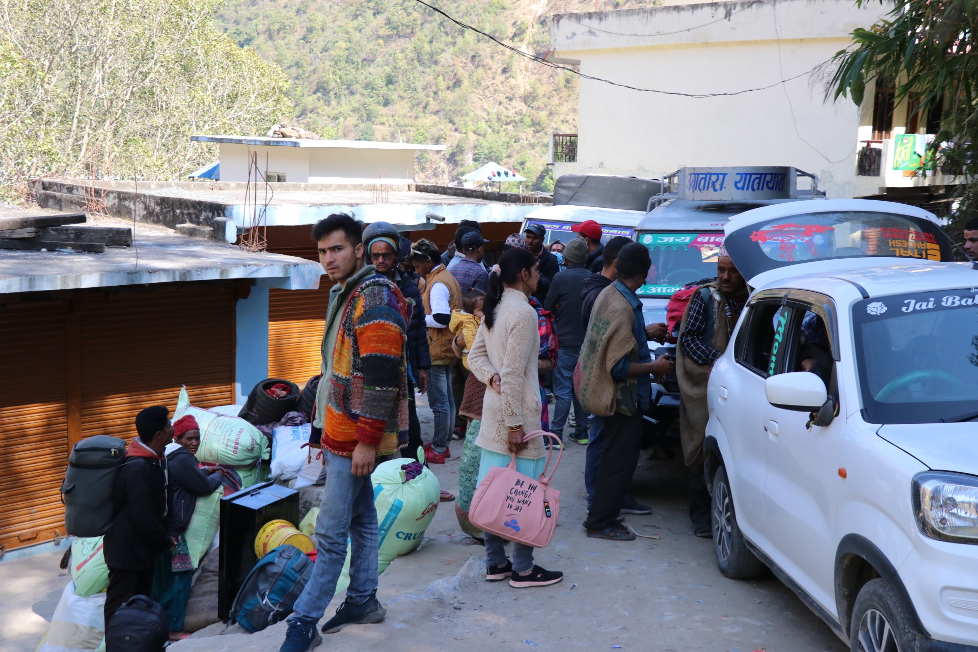 सीमा बजार झुलाघाटमा खानेपानीको चरम समस्या 