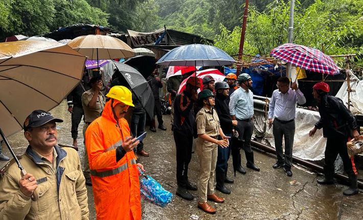 भारतको उत्तराखण्डमा बेपत्ता १६ नेपालीको खोजी कार्य जारी